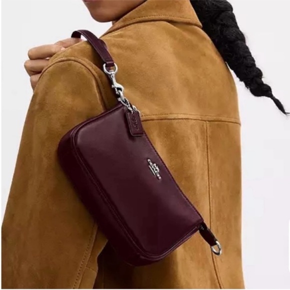 Coach Boxed Nolita 19 And Nolita Bag
Charm Set Holidays - Picture 3 of 10